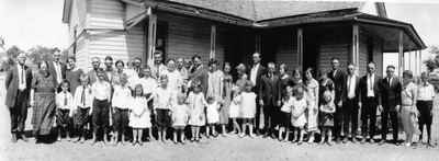 William Anderson Bowles family group (alternate photo)